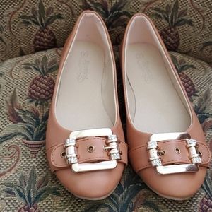 Size 7 Brown flats